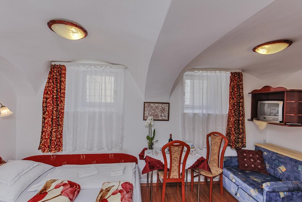 Barokk Vendeghaz Hotel Eger Exterior foto
