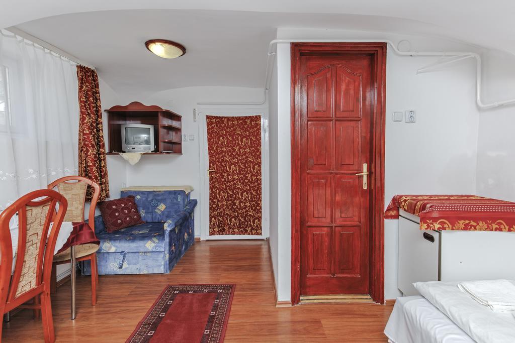 Barokk Vendeghaz Hotel Eger Exterior foto