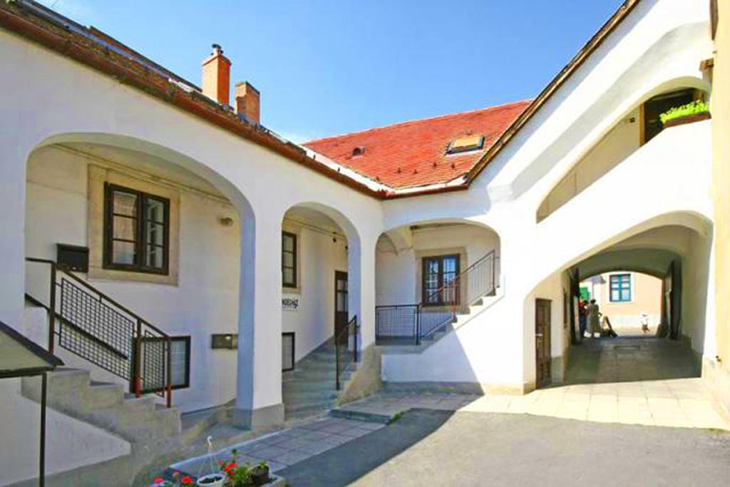 Barokk Vendeghaz Hotel Eger Exterior foto