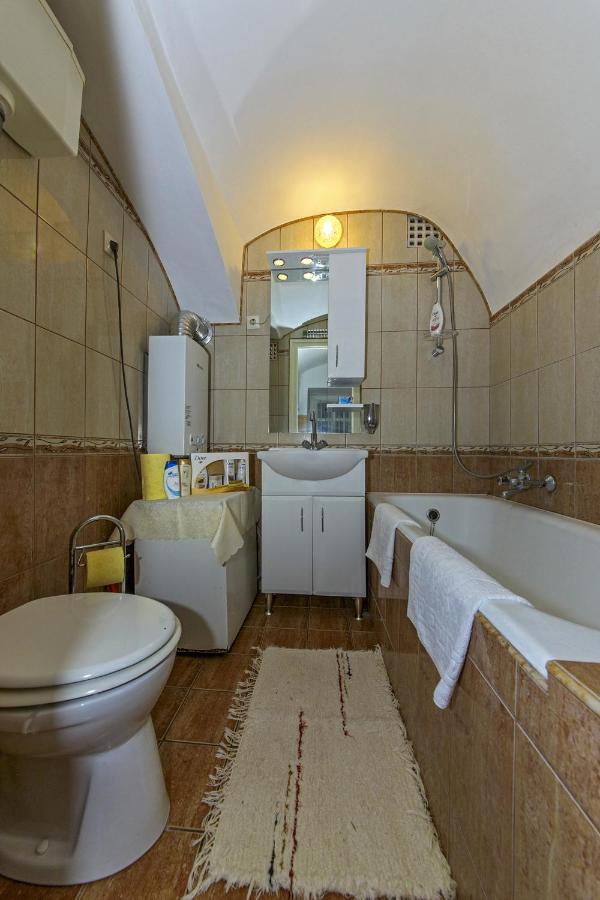 Barokk Vendeghaz Hotel Eger Cameră foto